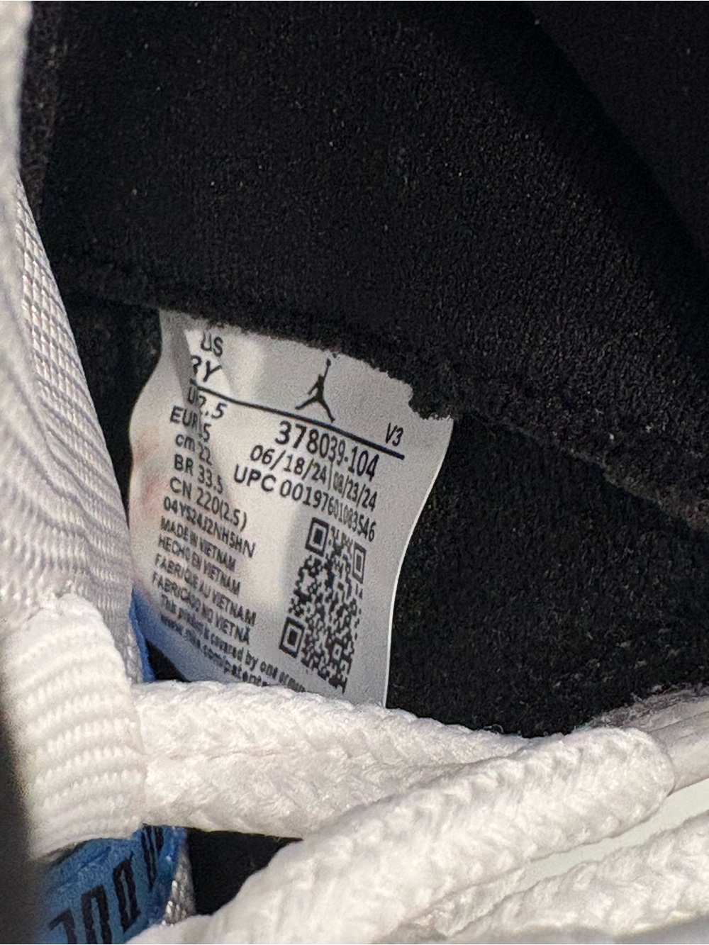 Air Jordan 11 Retro "Legend Blue" - Picture 7 of 8